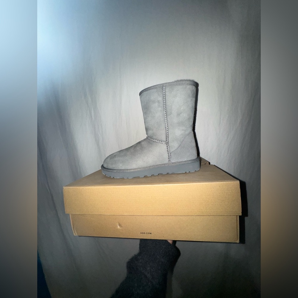 UGG BOOT NWT - image 4